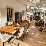 Lv House & Gardens